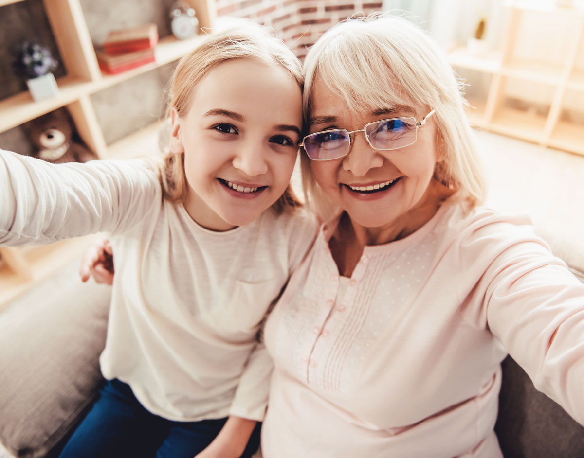 Oma und Enkelin