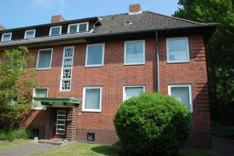 Zwei-Zimmer-Dachgeschosswohnung mit wunderschönem Blick ins Grüne, Edzardstraße 31, 26386 Wilhelmshaven, Dachgeschosswohnung