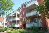 Ansicht - Citynahe Drei-Zimmer-Wohnung mit großem Balkon im Grünen