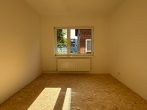 Schlafzimmer - *Ab sofort* Renovierte Zwei-Zimmer-Wohnung mit Balkon in zentraler Lage