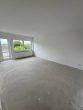 Wohnzimmer - Nur mit Wohnberechtigungsschein! Großzügige Drei-Zimmer-Wohnung mit Balkon zu vermieten!