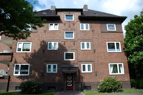 2-Zimmer-Wohnung mit Balkon in zentraler Lage, Siebethsburger Straße 2B, 26386 Wilhelmshaven, Etagenwohnung