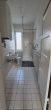 Badezimmer - Drei-Zimmer-Wohnung mit Dusche im Erdgeschoss